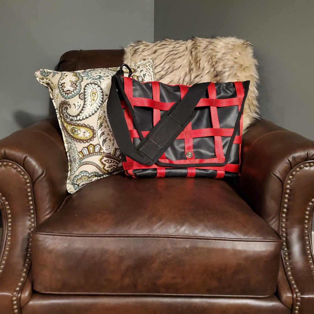 Vvego Helluva Messenger Bag